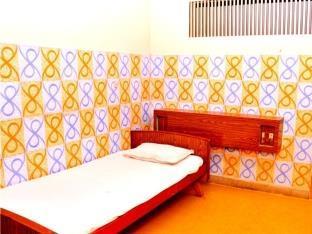 Sri Saibaba Guest House Pondicherry Esterno foto
